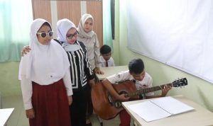 Kunjungi Sekolah ABK, Wiwiek Hargono Apresiasi Bakat Anak-Anak Hebat